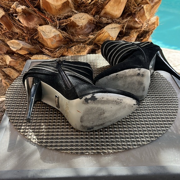 Qupid Luxe Black zipper heels size 8 - Picture 5 of 5